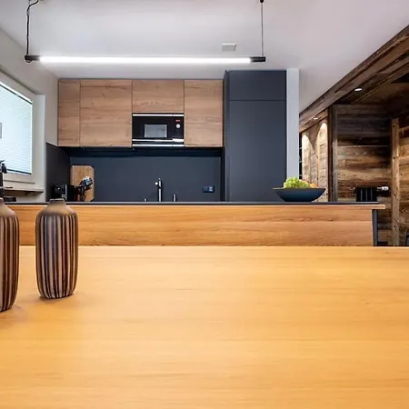 2 Bedroom Apartment, Central Location 采尔马特