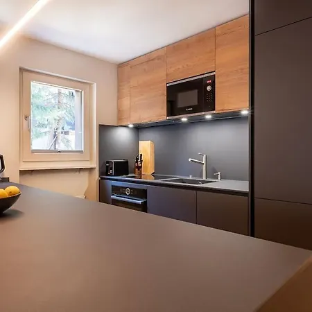 Apartment 2 Bedroom Apartment, Central Location