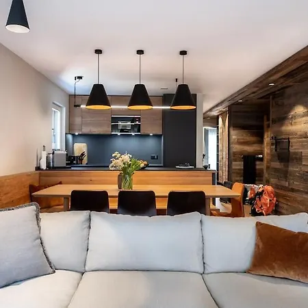 2 Bedroom Apartment, Central Location Apartment